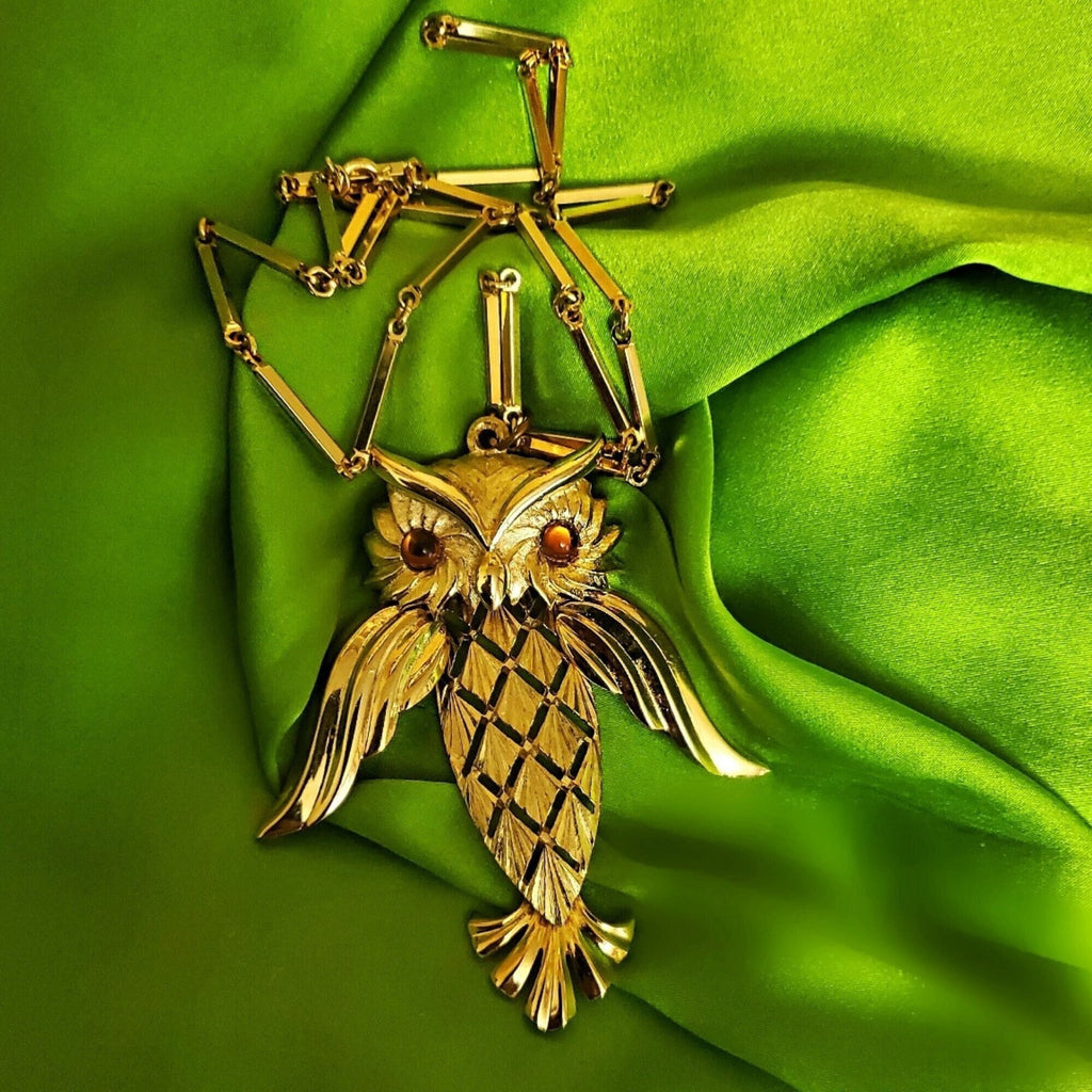 Chic 70s Articulated OWL PENDANT Gold Tone Amber Eyes Necklace Vintage Boho Necklace