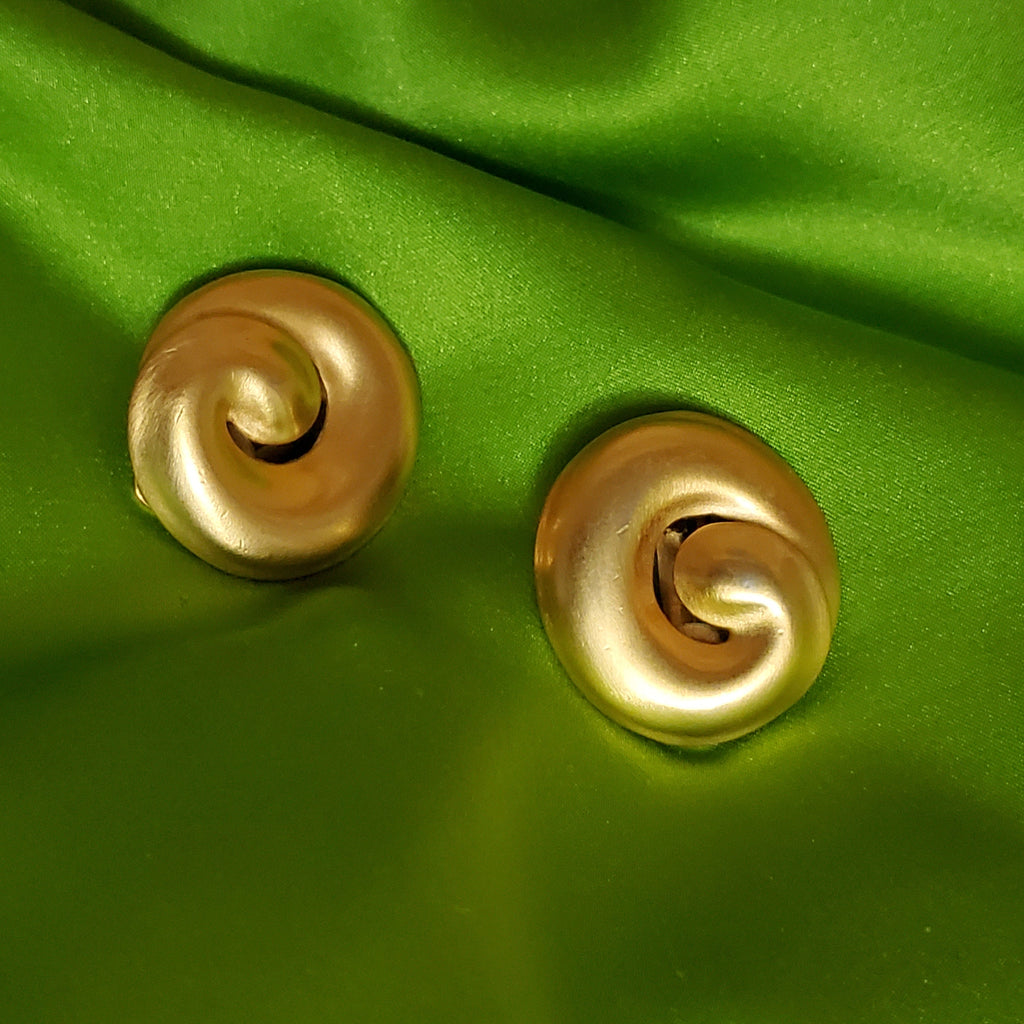 Love Knot Matte Gold Tone Clip On Earrings, Statement Earrings Anne Klein? Runway Couture