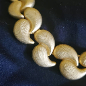 Gorgeous Blanca Brush Satin Gold Plated Earrings Necklace Vintage Set